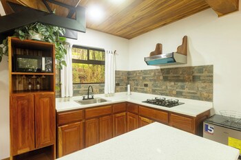 casas clusia monteverde