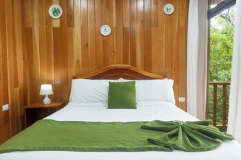 casas clusia monteverde