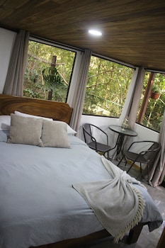casas clusia monteverde