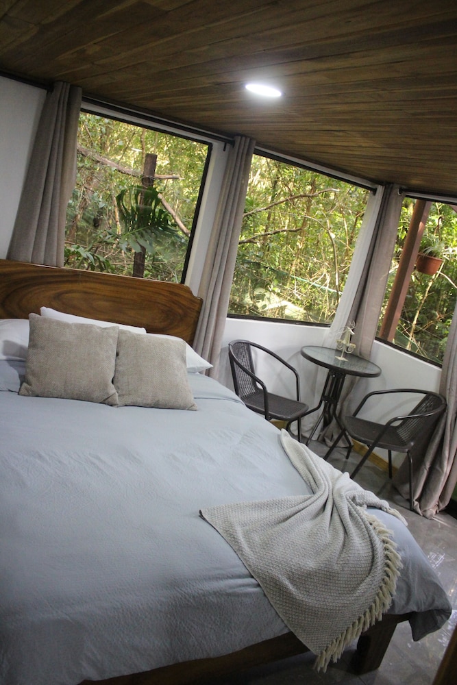 casas clusia monteverde