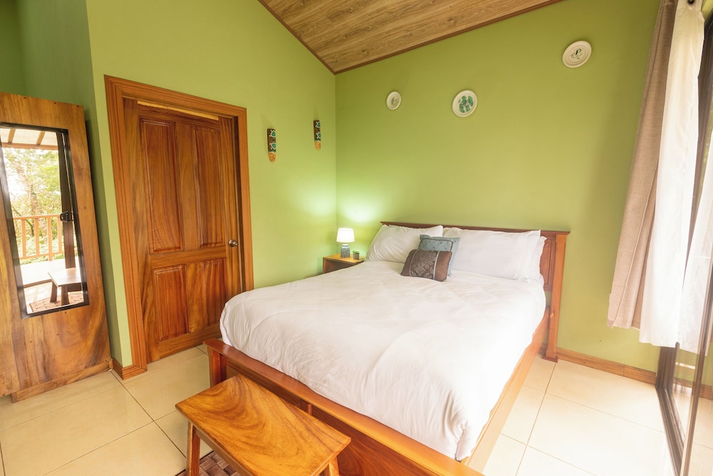 casas clusia monteverde
