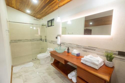 casas clusia monteverde