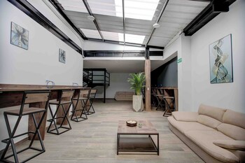 xliving host and rooms