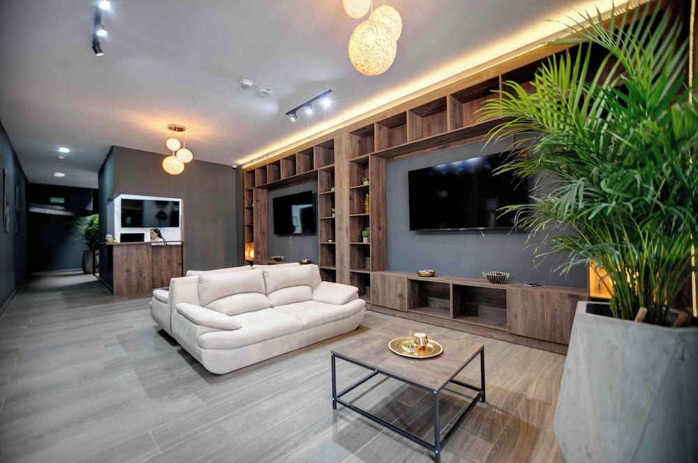 xliving host and rooms