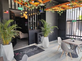 xliving host and rooms