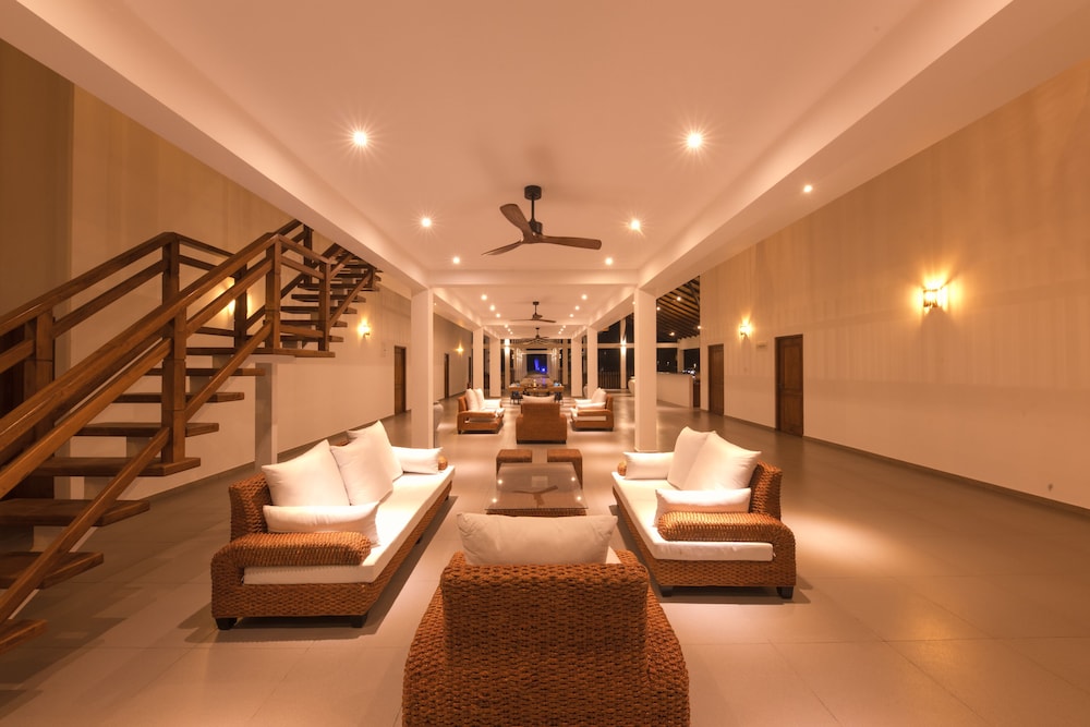 uppuveli beach by dsk