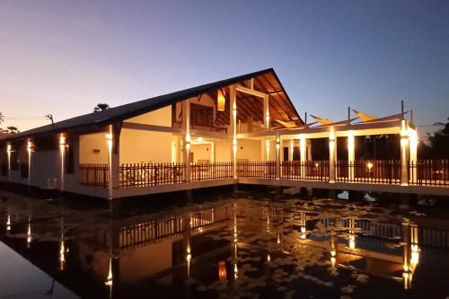 uppuveli beach by dsk