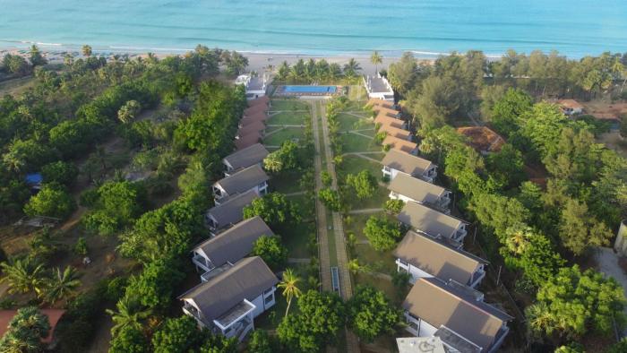 uppuveli beach by dsk