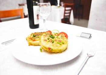 adachukwu hotel and suites