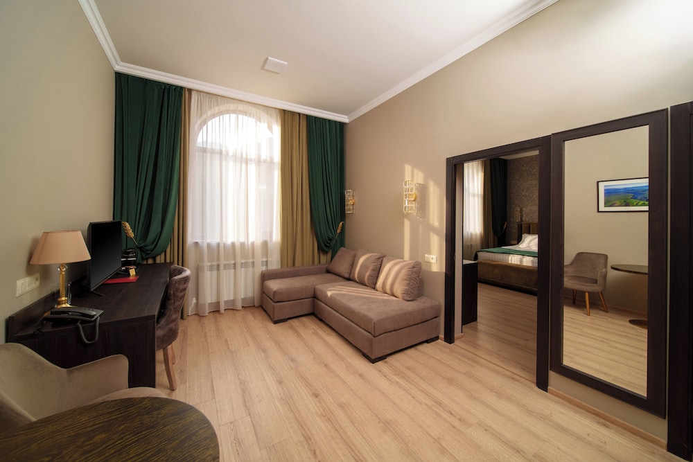 vallex garden hotel alaverdi