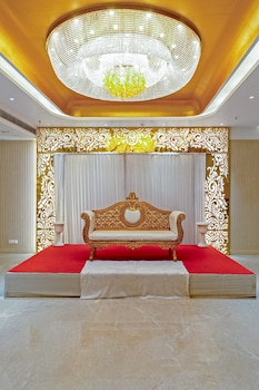 aadat hotel near artemis hospital gurgaon