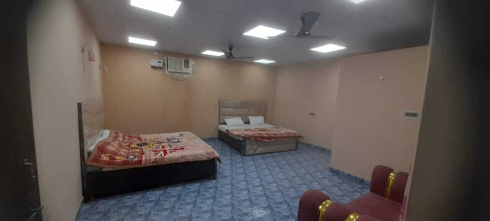 shiv kashi lawn and guest house