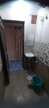 shiv kashi lawn and guest house