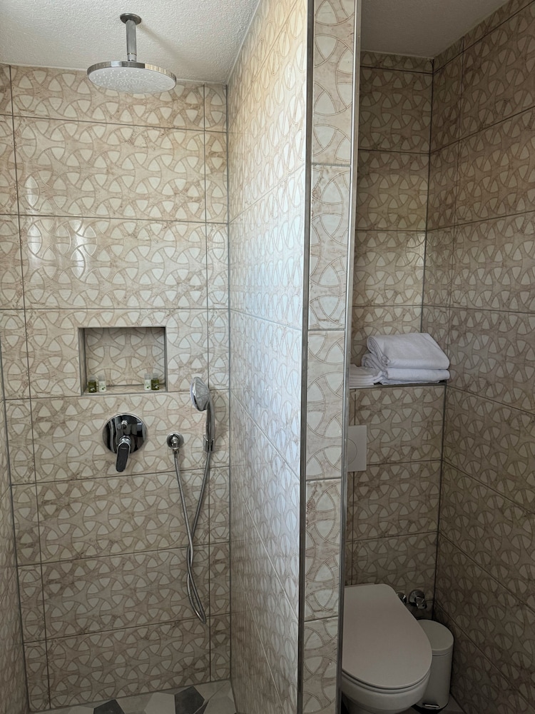 dido diamond hotel