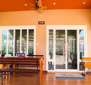 Capital O 75521 Sang Siri Apartment,,2 star