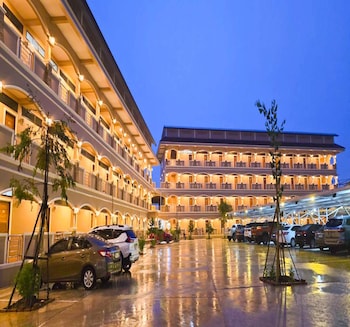 Capital O 75521 Sang Siri Apartment,,2 star