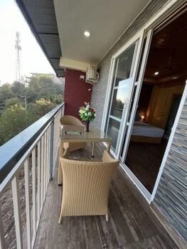 the walnut homestay kasauli perfectstay