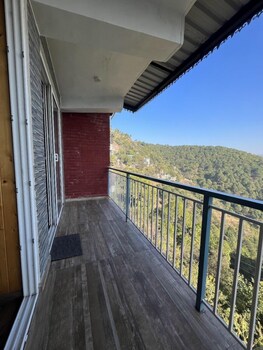 The Walnut Homestay Kasauli Perfectstay,,2 star