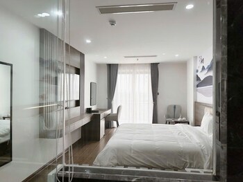 luxury phoenix hotel 2