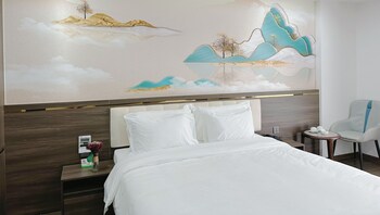 luxury phoenix hotel 2