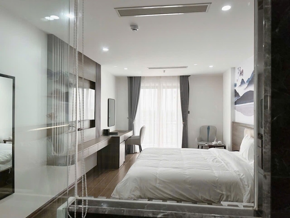 luxury phoenix hotel 2