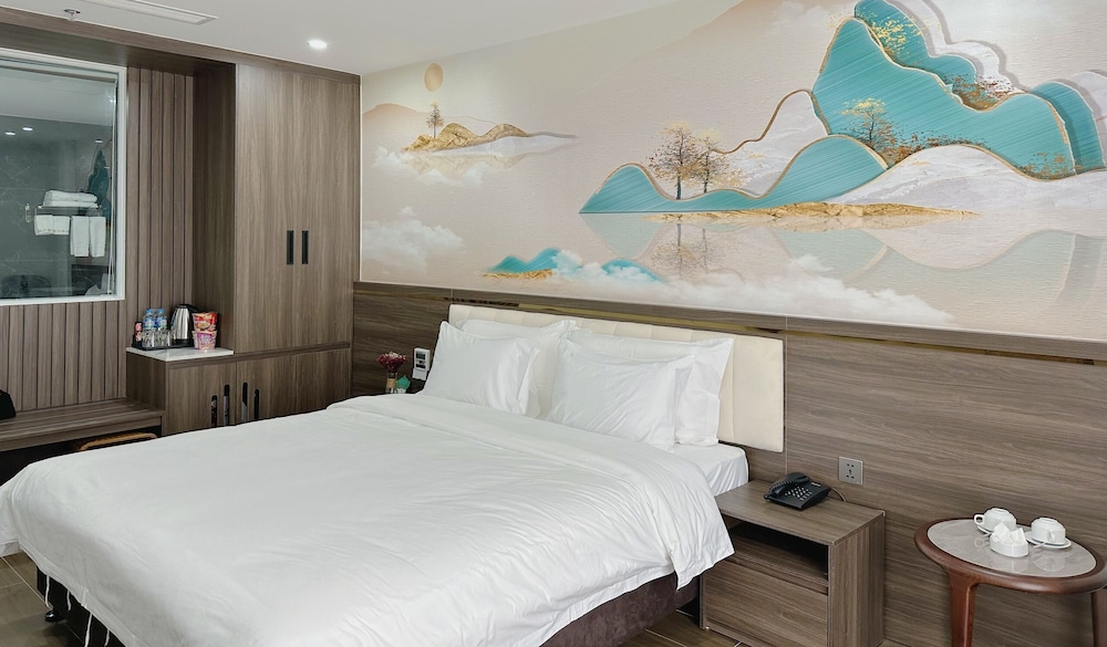 luxury phoenix hotel 2