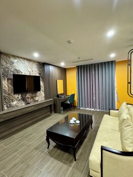 luxury phoenix hotel 2