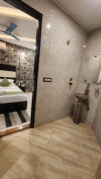 hotel silky palace by grb