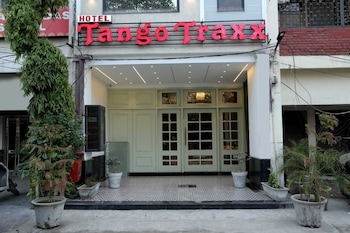 Tango Traxx,,3 star