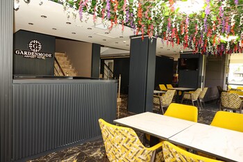 garden mode airport hotel