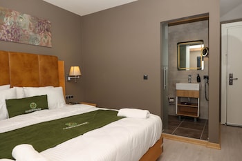 garden mode airport hotel