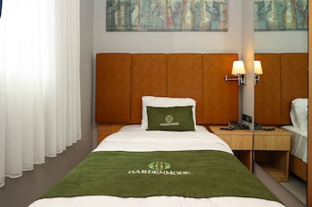 garden mode airport hotel