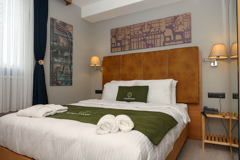 garden mode airport hotel