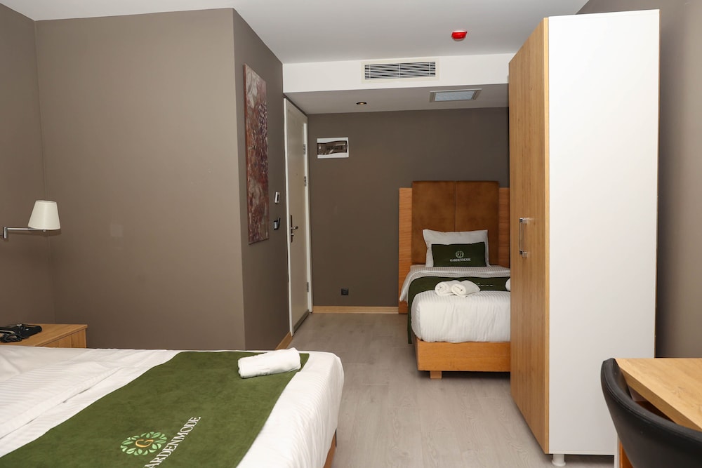 garden mode airport hotel