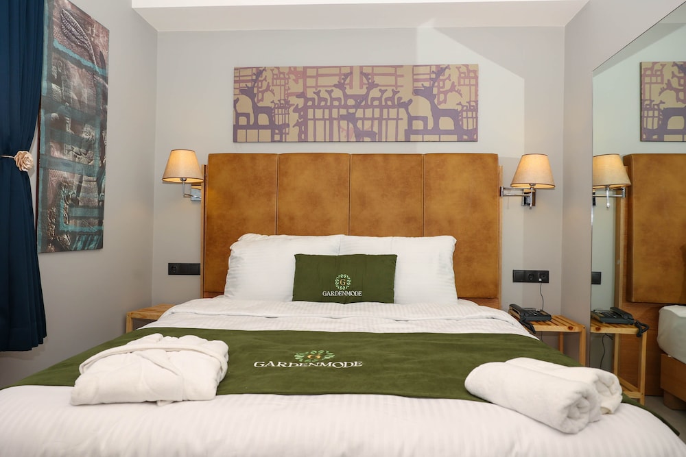 garden mode airport hotel