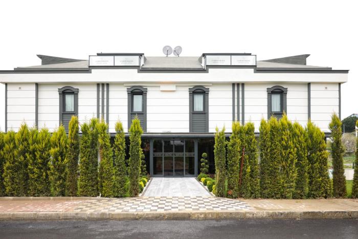 garden mode airport hotel