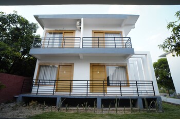 the white oak corbettt spa and resort