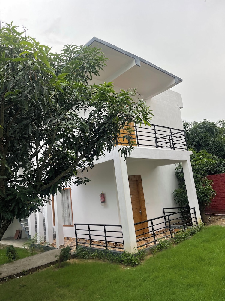 the white oak corbettt spa and resort