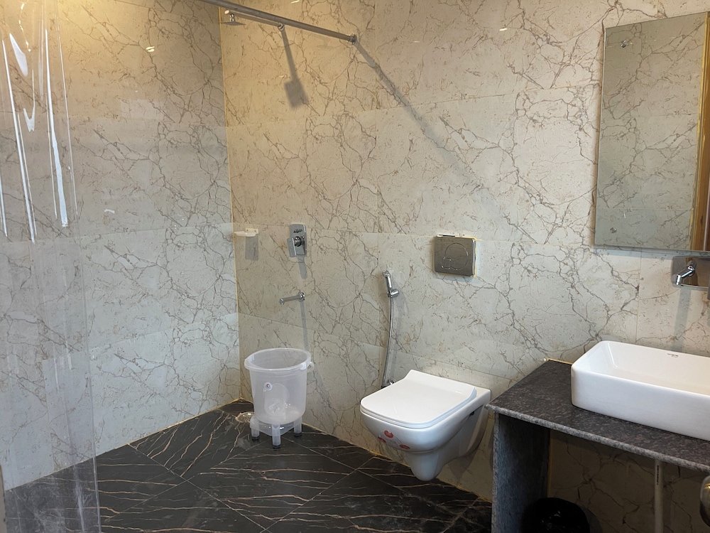 the white oak corbettt spa and resort