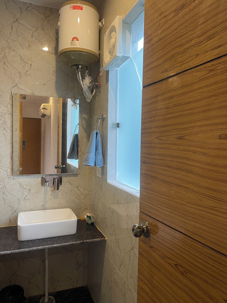 the white oak corbettt spa and resort