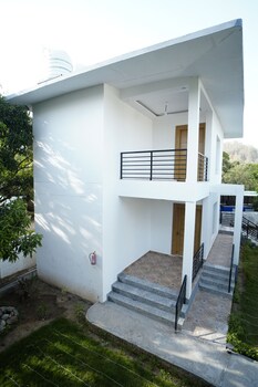 the white oak corbettt spa and resort