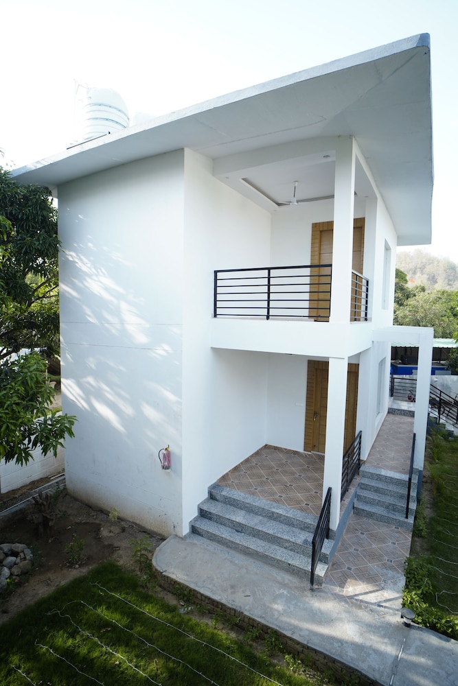 the white oak corbettt spa and resort