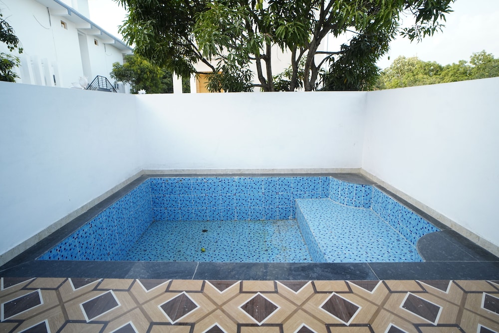 the white oak corbett spa and resort