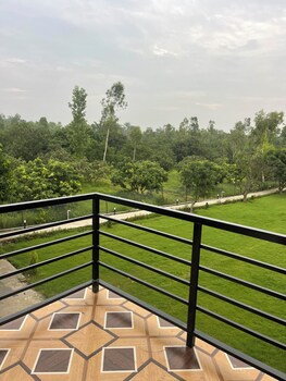 the white oak corbettt spa and resort