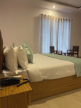 the white oak corbett spa and resort