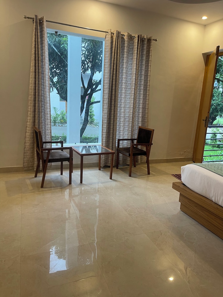the white oak corbett spa and resort