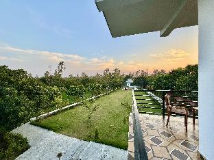 the white oak corbett spa and resort