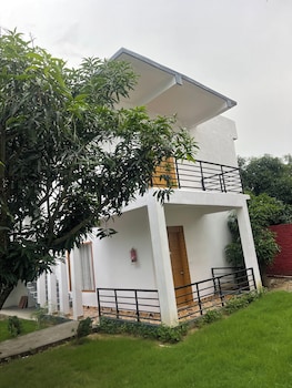 the white oak corbett spa and resort