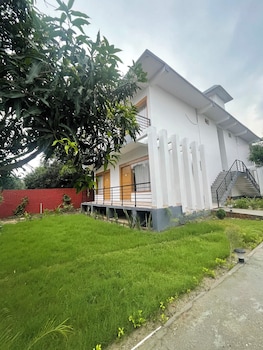 the white oak corbett spa and resort