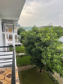 the white oak corbett spa and resort